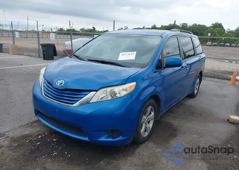 2017 Toyota Sienna Le 8 Passenger from USA, damaged, VIN 5TDKZ3DC4HS813712